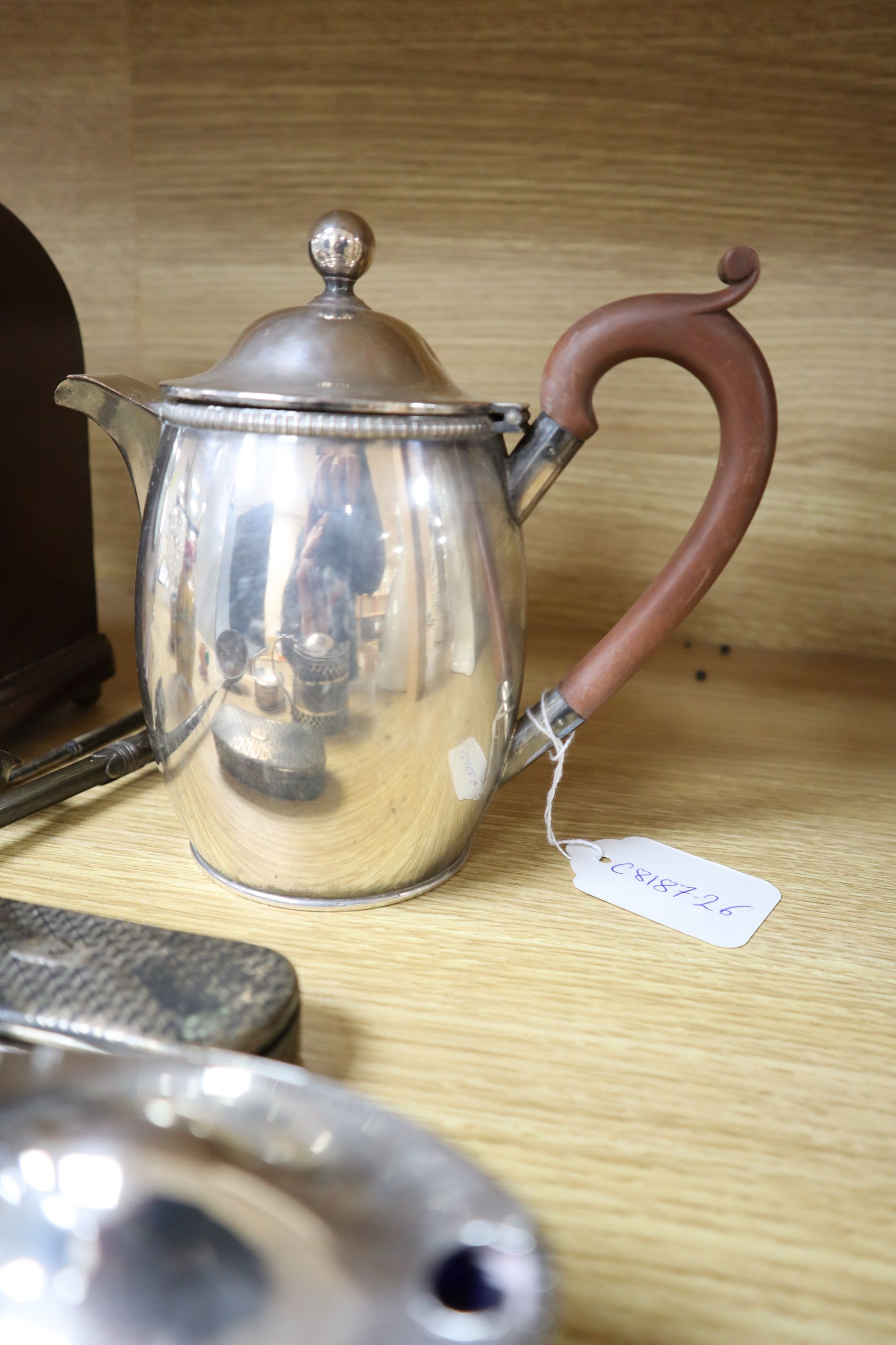 A quantity of mixed collectables including plated wares, minor silver, snuff bottles etc.